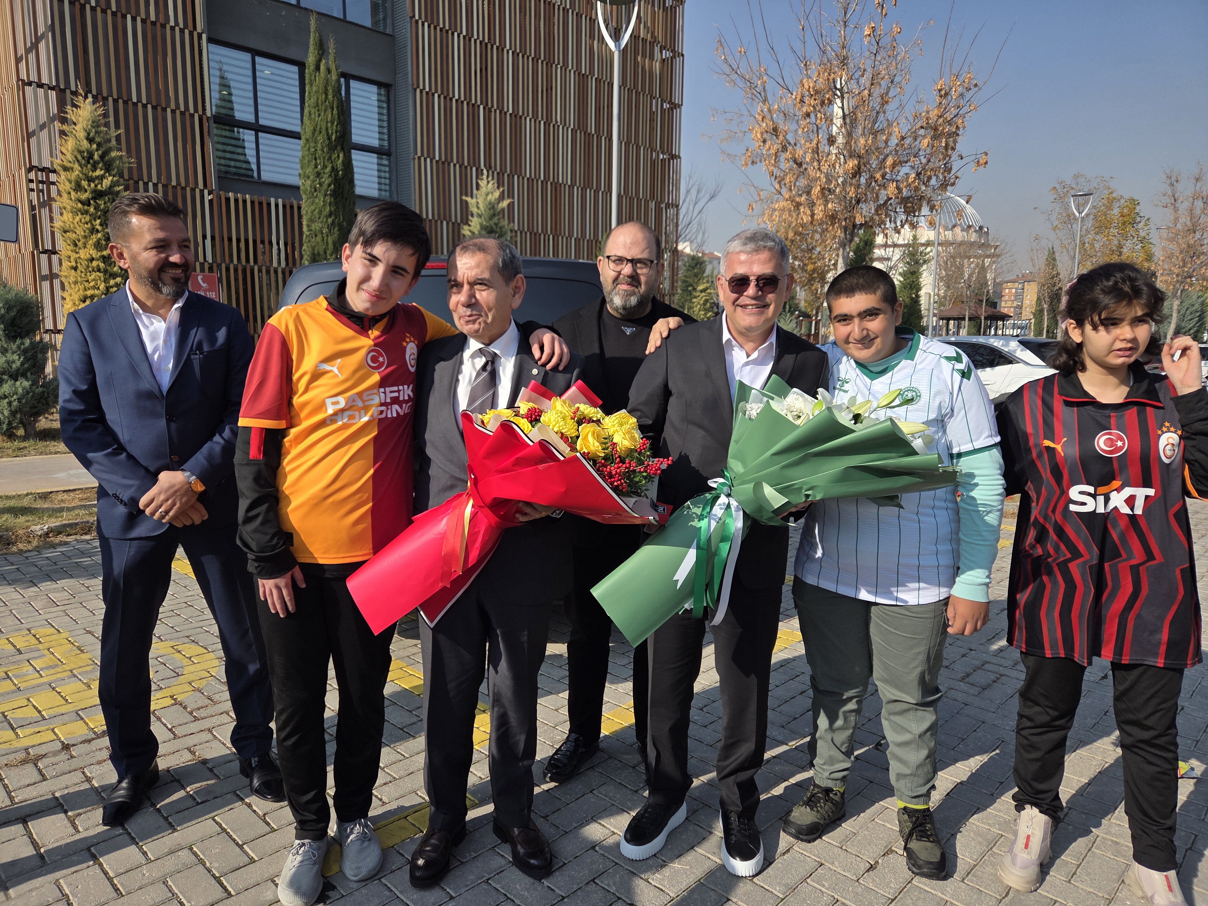 Galatasaray Başkanı Dursun Aydın Özbek’ten SOBE Vakfı’na Ziyaret